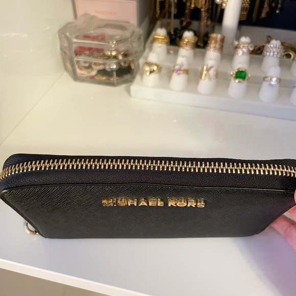 Michael kors wallet - Picture 2 of 4